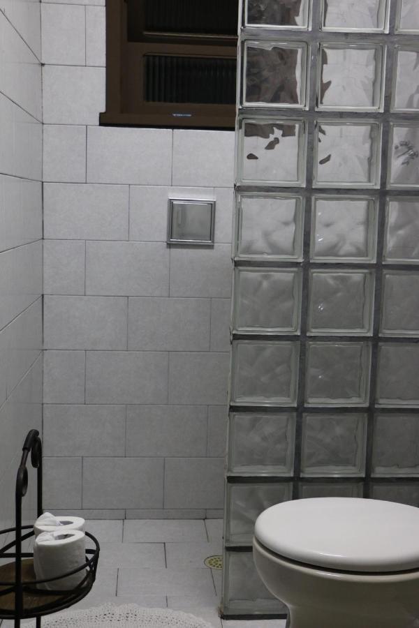 Excelente Quarto Com Cama De Casal King Em Casa Perto Do Aeroporto De Curitiba São José dos Pinhais Exterior photo